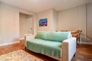 Conforto na Av. Brasil, 150 metros da Praia RS7551