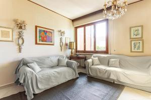 Bright apartment with parking near Viareggio beach