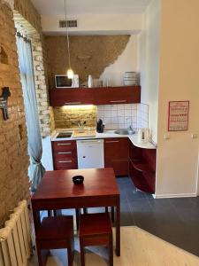 OLD TOWN SUITE