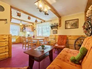 Apartment Chlívce u Hronova-4 by Interhome - 切尔韦尼科斯泰莱茨