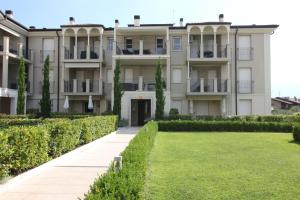 Ginny House Lake - charming flat with pool