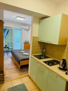 Calvin Apartment 9