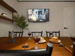 Sogang univ station 2min #seoul station 15min #hongik Univ