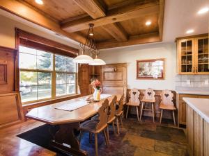 3 Bedroom 3 Bathroom Zermatt Villages 773 condo