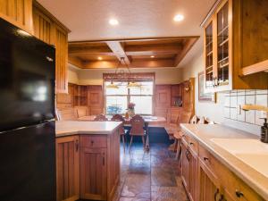 3 Bedroom 3 Bathroom Zermatt Villages 773 condo