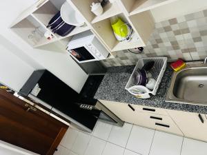 Gianas stays with pool