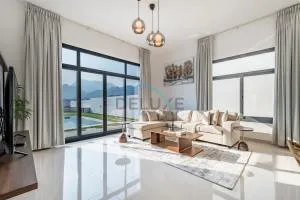 Best Deal 3BR plus maid's with Pool Perfect for Groups by Deluxe Holiday Homes - 富查伊拉