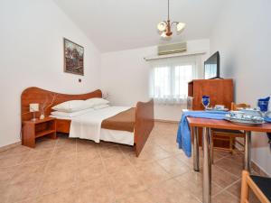 Apartment Delfin-11 by Interhome