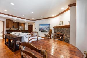 Strawberry Park 109 condo