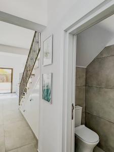 Queens Gardens Paradise Vip, Pool, Mall, Sea