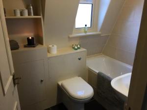 Stylish top floor 1 bed flat in West Hampstead