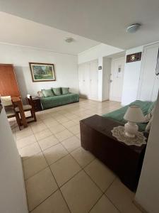 Apartamento Mardel - piso 24 - frente al mar con cochera