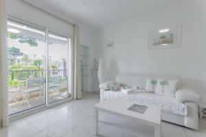 LE BELLA studio avec balcon idéal pour une évasion à deux, au calme et proche du centre-ville