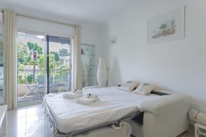 LE BELLA studio avec balcon idéal pour une évasion à deux, au calme et proche du centre-ville