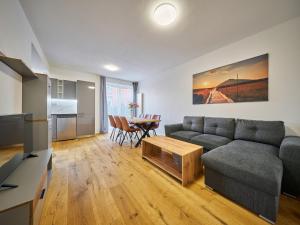 Apartment Trendy Mountain Terrace Retreat by Interhome