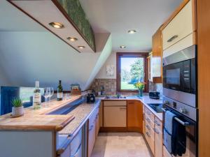 Chalet Caledonia Lodge by Interhome