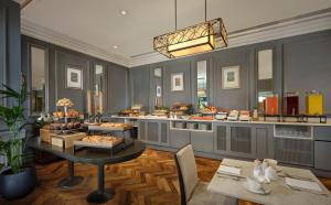 The College Green Dublin Hotel, Autograph Collection