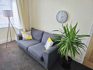 4-Bed House - Fast WiFi, Self Check-In, Parking-Ideal for contractors and work stays