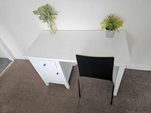 4-Bed House - Fast WiFi, Self Check-In, Parking-Ideal for contractors and work stays