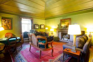 Fee4Me O Pepito 1743 Abbots House