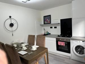 Cozy 2 bedrooms with private parking space and garden