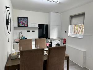Cozy 2 bedrooms with private parking space and garden