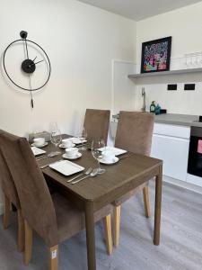 Cozy 2 bedrooms with private parking space and garden