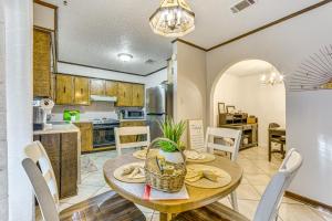 8 Mi to Downtown Little Rock Home with Patio