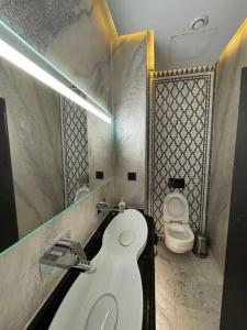 President suite, luxury traditional apartment central in Iberia