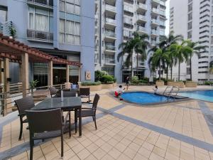 Palm Tree Villas Condominium by Beth