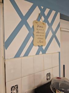 London Serviced Accommodation x RM10 x DM 4 Weekly x Monthly Deals x Sleeps 10 x FREE Parking x FREE Wifi E