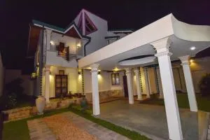 Ruby Residence - Kumbalwella