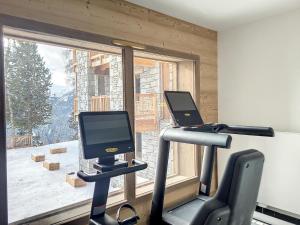 Appartements Appartement Alpin Spacieux avec Sauna, Parking, WiFi Gratuit et Proche Pistes - FR-1-275-190 : photos des chambres