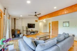 Ping-Pong and Private Hot Tub Family Cabin in Bend! - Deschutes River Woods