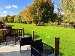 Riverbank Lodge - Snitterfield