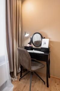 Baltic Amber in Diplomatic District & Free Parking