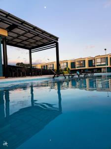 Casa Vacacional a 2m del Aeropuerto el Eden AXM - 15m de Armenia - Con Piscina