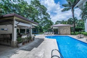 CR MARIPOSA RENTALS Santa Ana Centro 2BR with Terrace Walk Everywhere