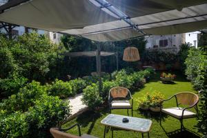 Uniconico Trullo & Rooms