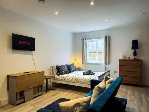 Walking Distance To Central Maidstone Book Now - Allington