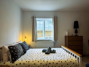 Walking Distance To Central Maidstone Book Now
