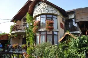 royal vet pension - Schitu