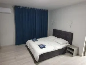 HotelRoom 27 - Kamenitsa