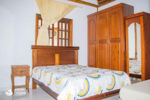 Casa com área externa e piscina na Feiticeira