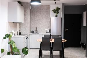 SpaceMore Apartments, Dmowskiego - 20 minut do RYNKU, Self Check-In 24H, Parking, City bikes