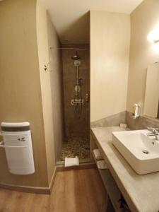 B&B / Chambres d'hotes Des Lits Sur La Place : photos des chambres