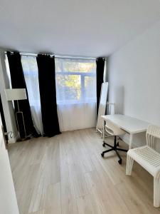Haven Park - Appartement entier spacieux de 4 chambres 10 min RER D, 35 min de Paris, NETFLIX, FIBRE OPTIQUE, PLACE DE PARKING