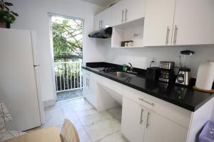 South Beach 2 Bedroom Family Pet Friendly Apartment with Free Parking on Premise