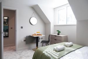 Central Leeds 1-Bed Apartment - 5-Min Walk to Station - Long Stays