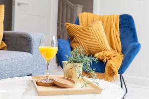 Central Leeds 1-Bed Apartment - 5-Min Walk to Station - Long Stays